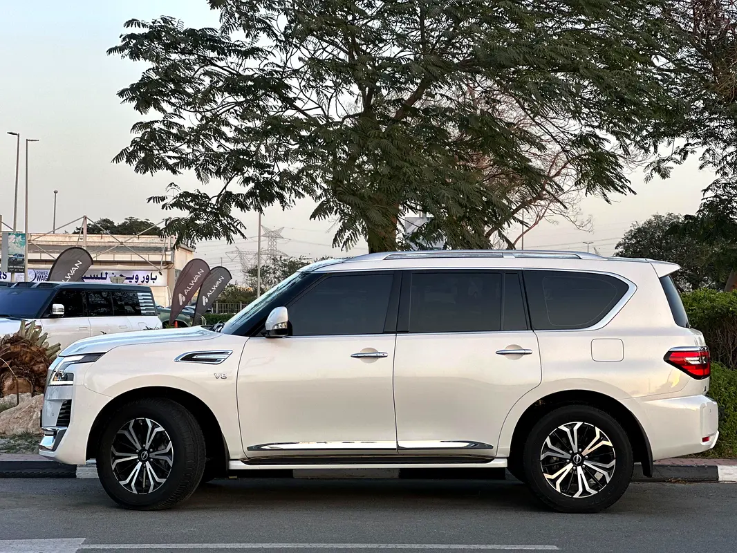 NISSAN Patrol LE Titanium 2022 - photo 4 - Import Émirats | International Cars