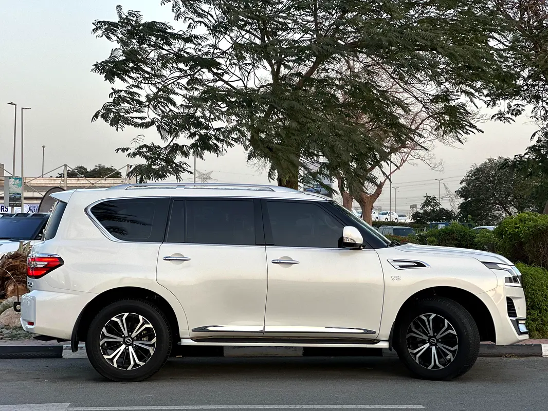 NISSAN Patrol LE Titanium 2022 - photo 5 - Import Émirats | International Cars