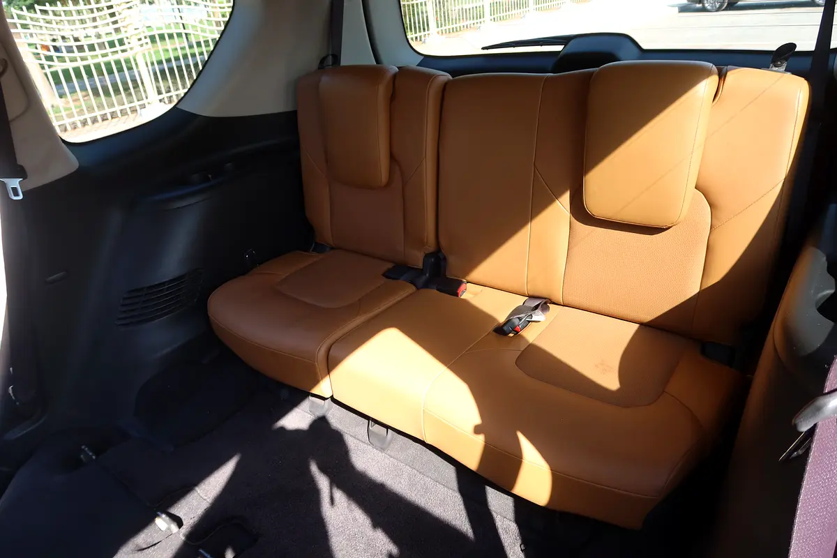 NISSAN Patrol SE Platinum 2014 - photo 12 - Import Émirats | International Cars