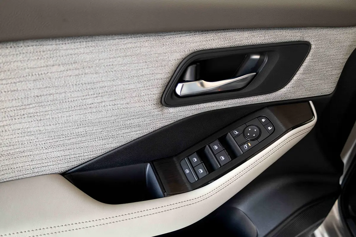 NISSAN X-Trail S 2026 - photo 9 - Import Émirats | International Cars