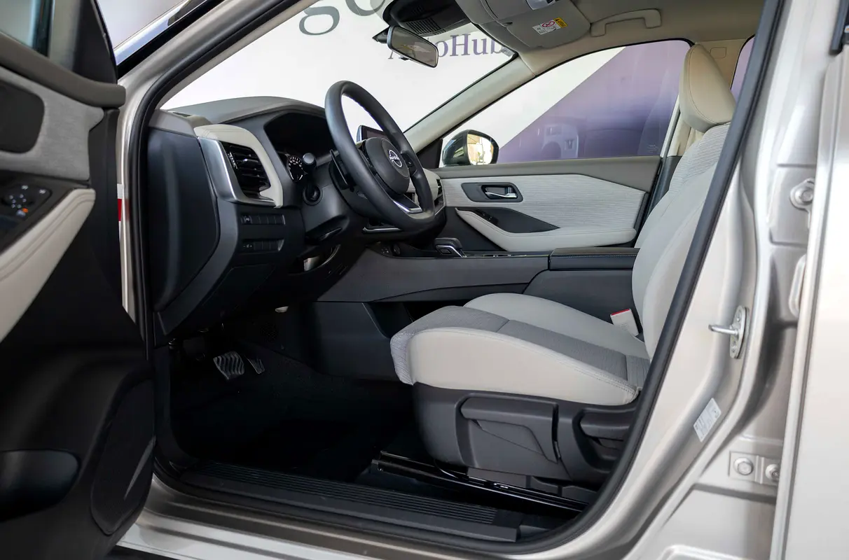 NISSAN X-Trail S 2026 - photo 8 - Import Émirats | International Cars