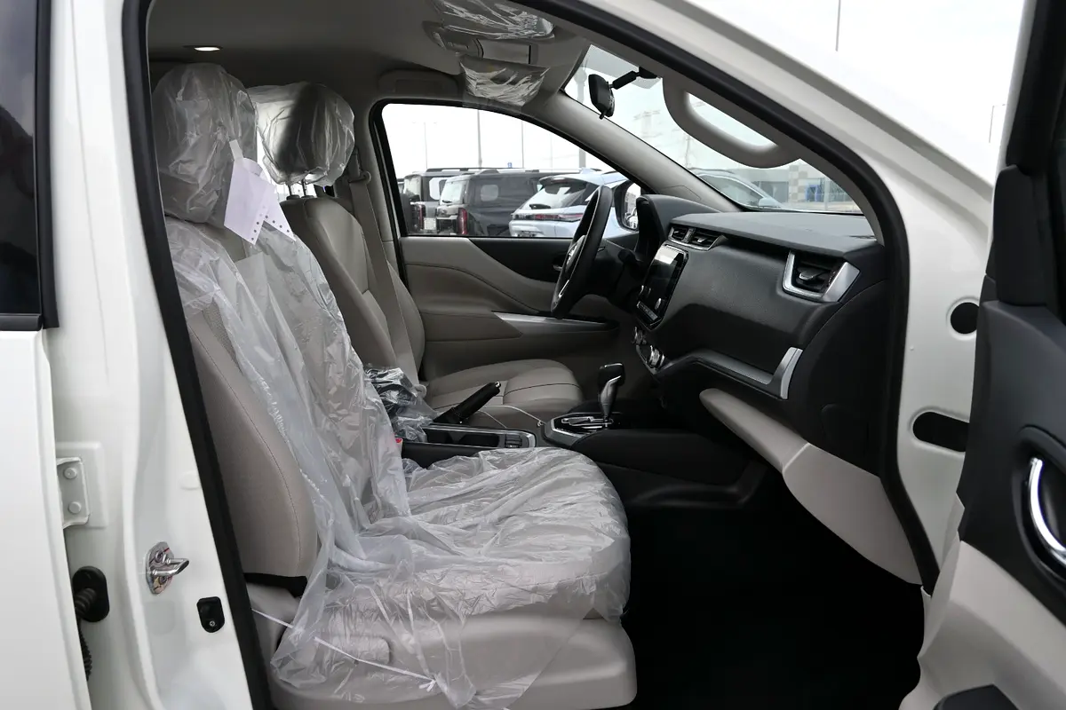 NISSAN Xterra SE 2025 - photo 12 - Import Émirats | International Cars