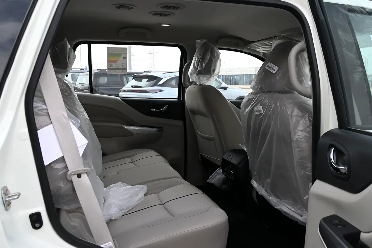 NISSAN Xterra SE 2025 - photo 8 - Import Émirats | International Cars