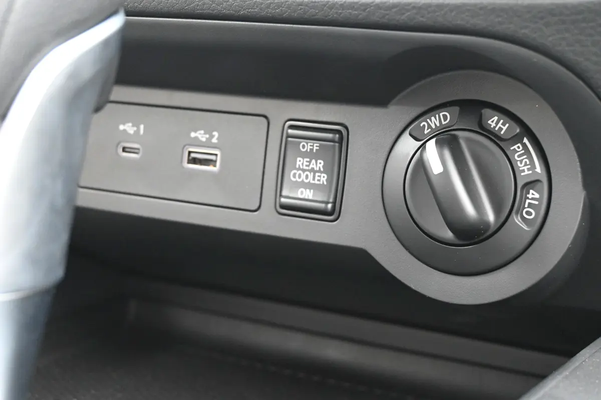 NISSAN Xterra SE 2025 - photo 9 - Import Émirats | International Cars