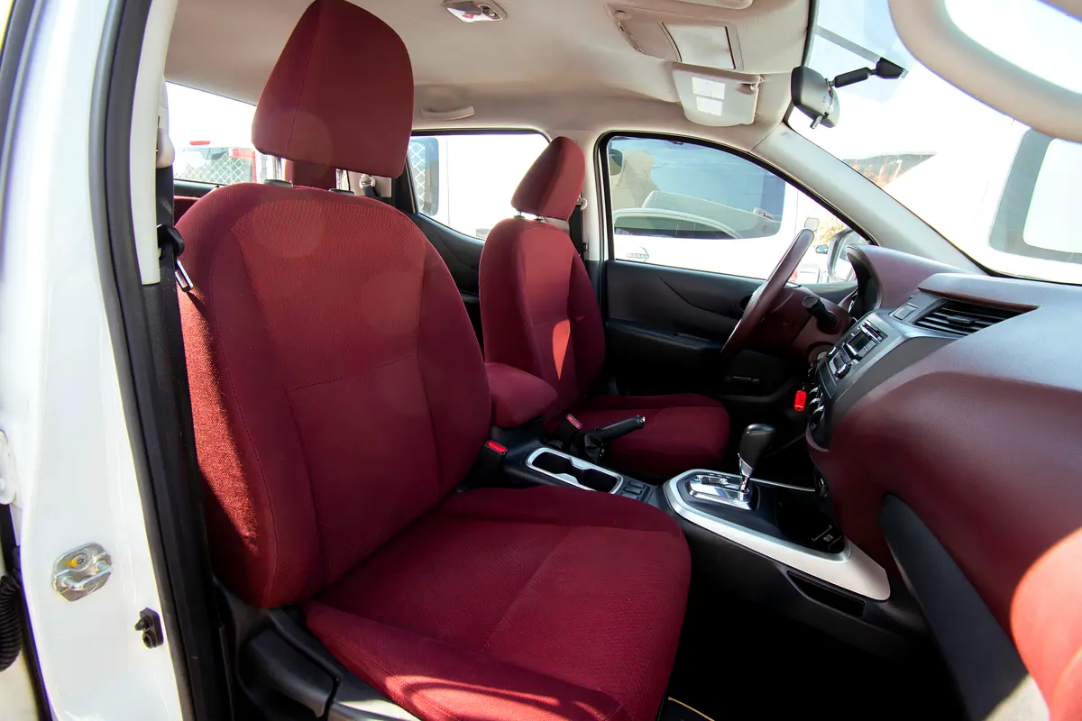 NISSAN Navara SE 2022 - photo 10 - Import Émirats | International Cars