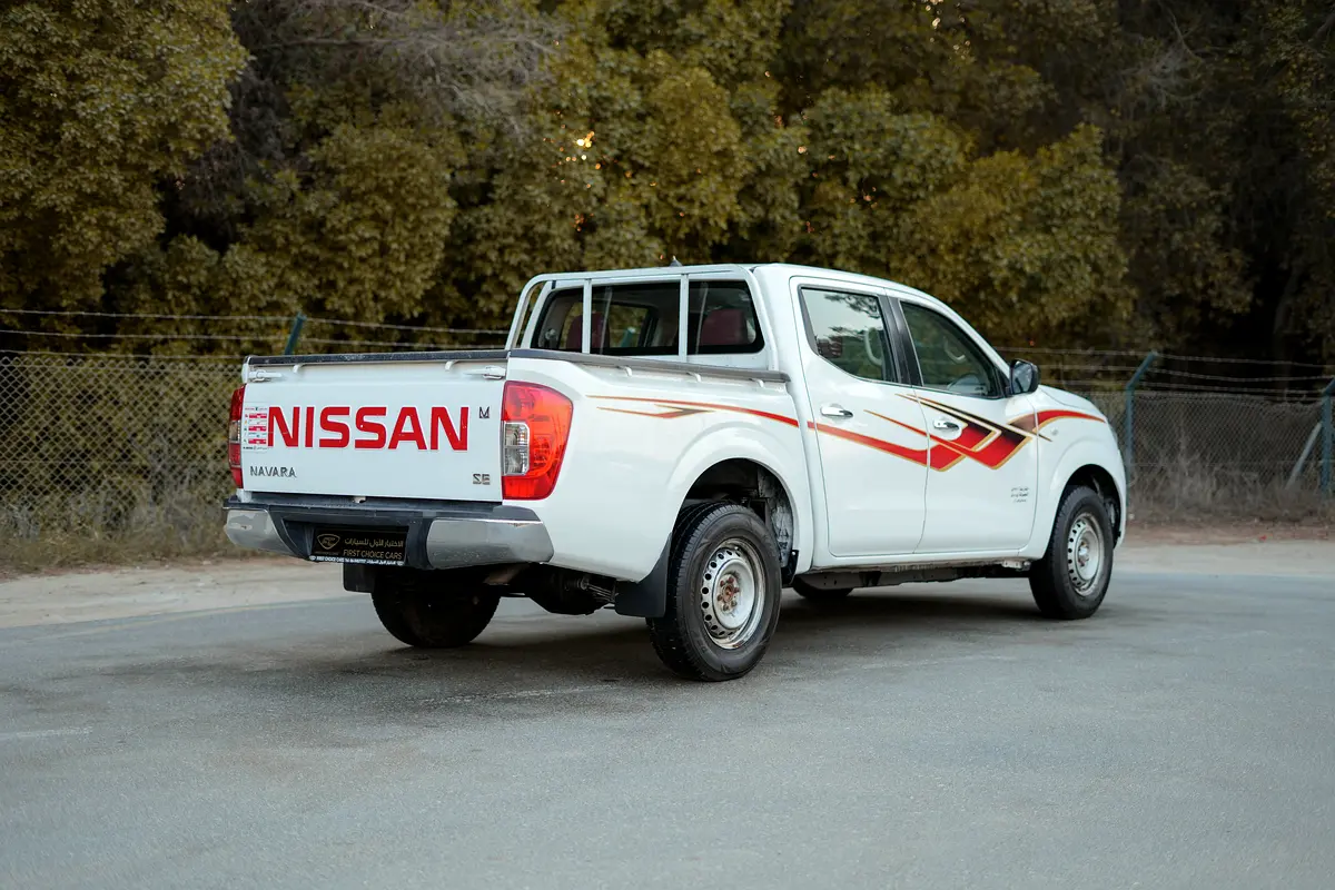 NISSAN Navara SE 2022 - photo 3 - Import Émirats | International Cars
