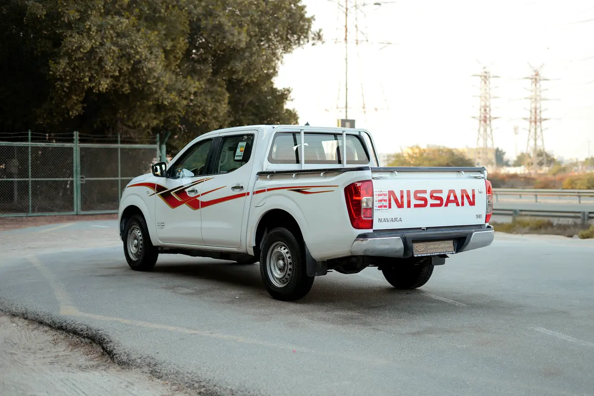 NISSAN Navara SE 2022 - photo 4 - Import Émirats | International Cars