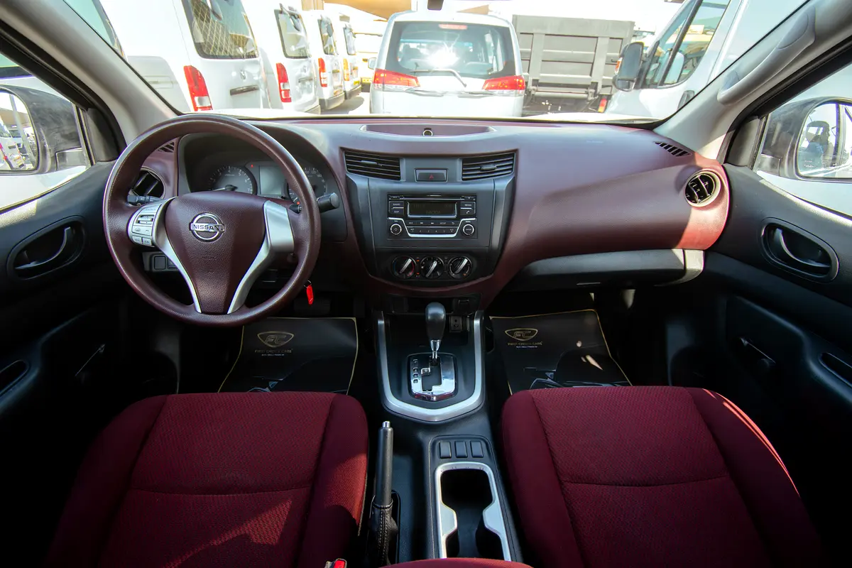 NISSAN Navara SE 2022 - photo 7 - Import Émirats | International Cars