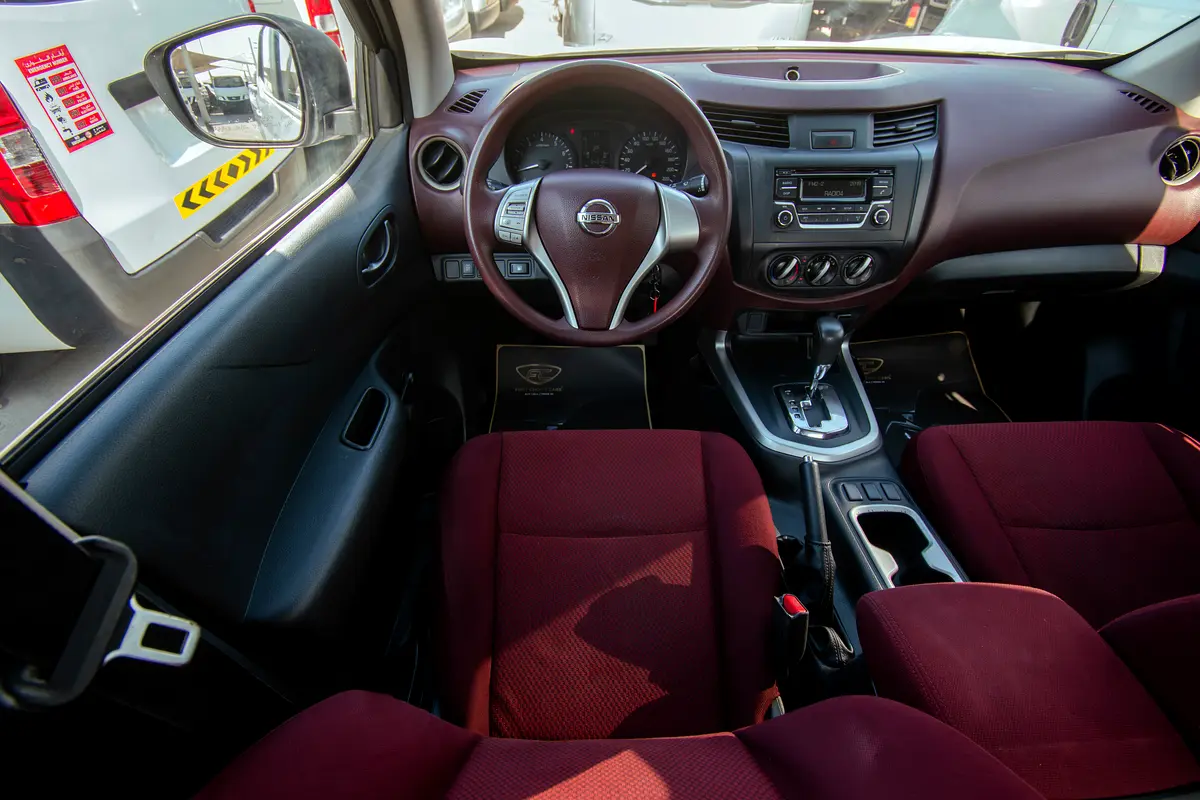NISSAN Navara SE 2022 - photo 8 - Import Émirats | International Cars