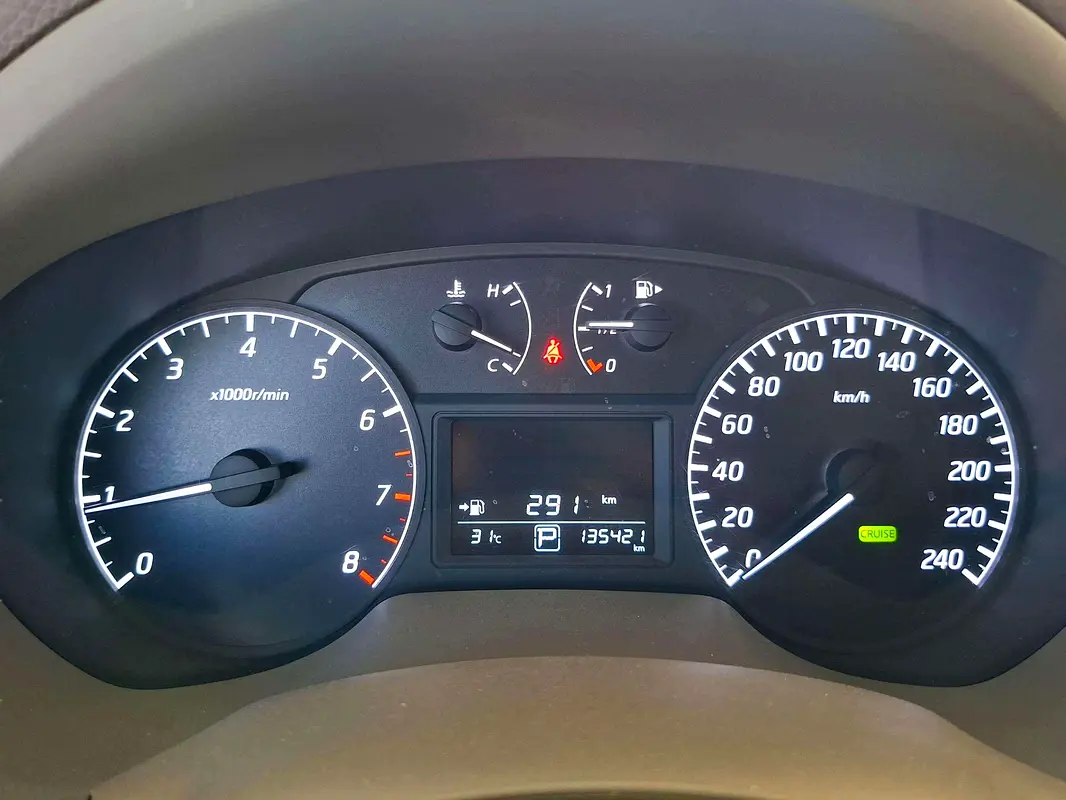 NISSAN Sentra 2019 - photo 12 - Import Émirats | International Cars