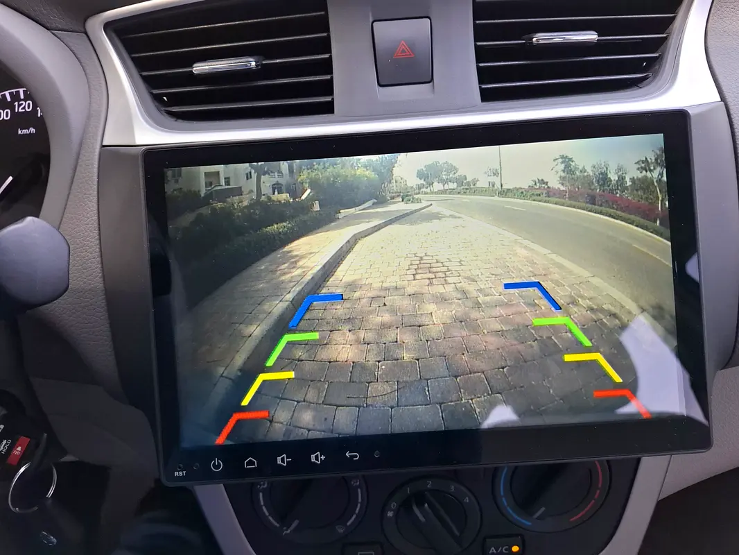 NISSAN Sentra SV Sport 2019 - photo 11 - Import Émirats | International Cars