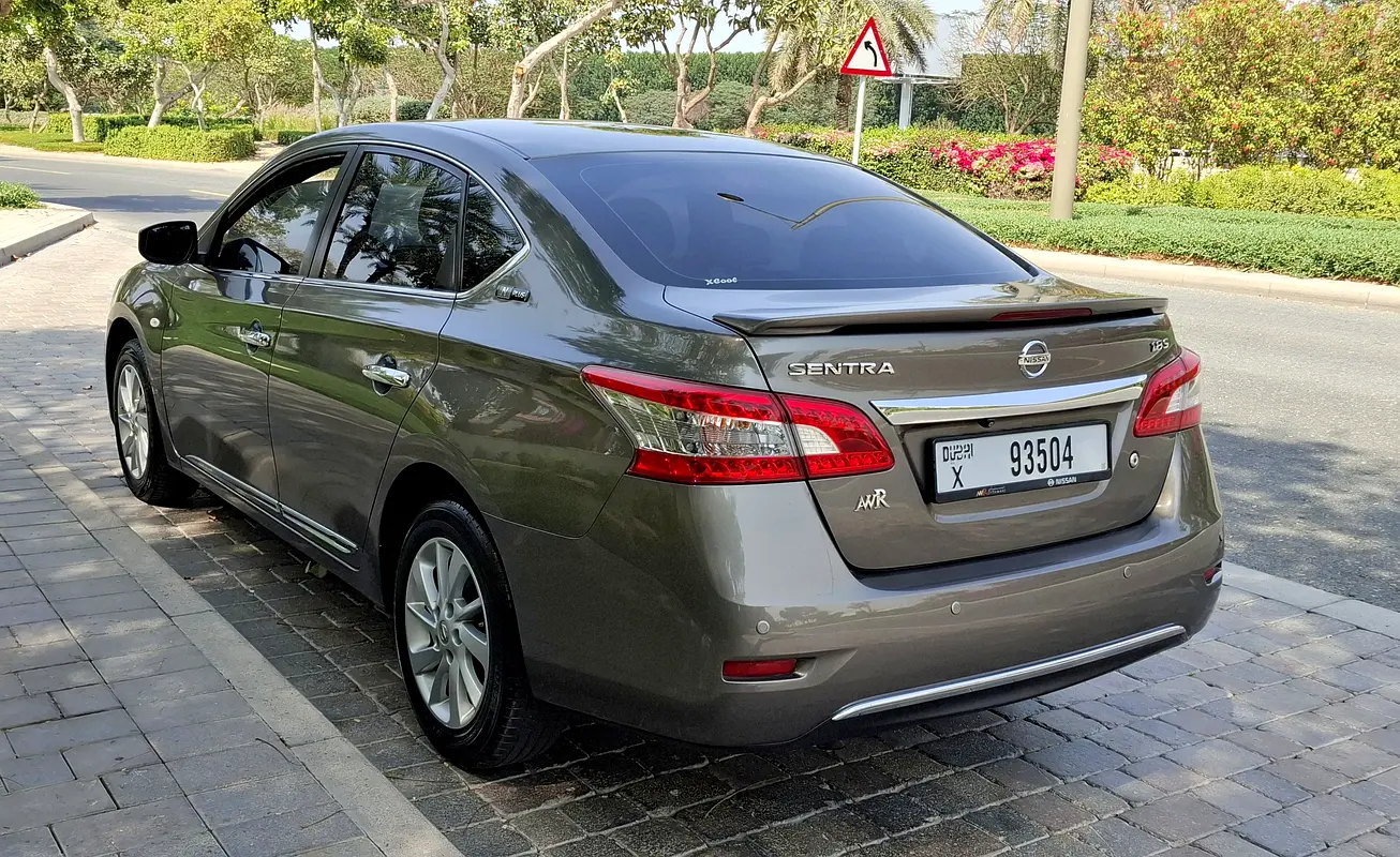 NISSAN Sentra SV Sport 2019 - photo 3 - Import Émirats | International Cars