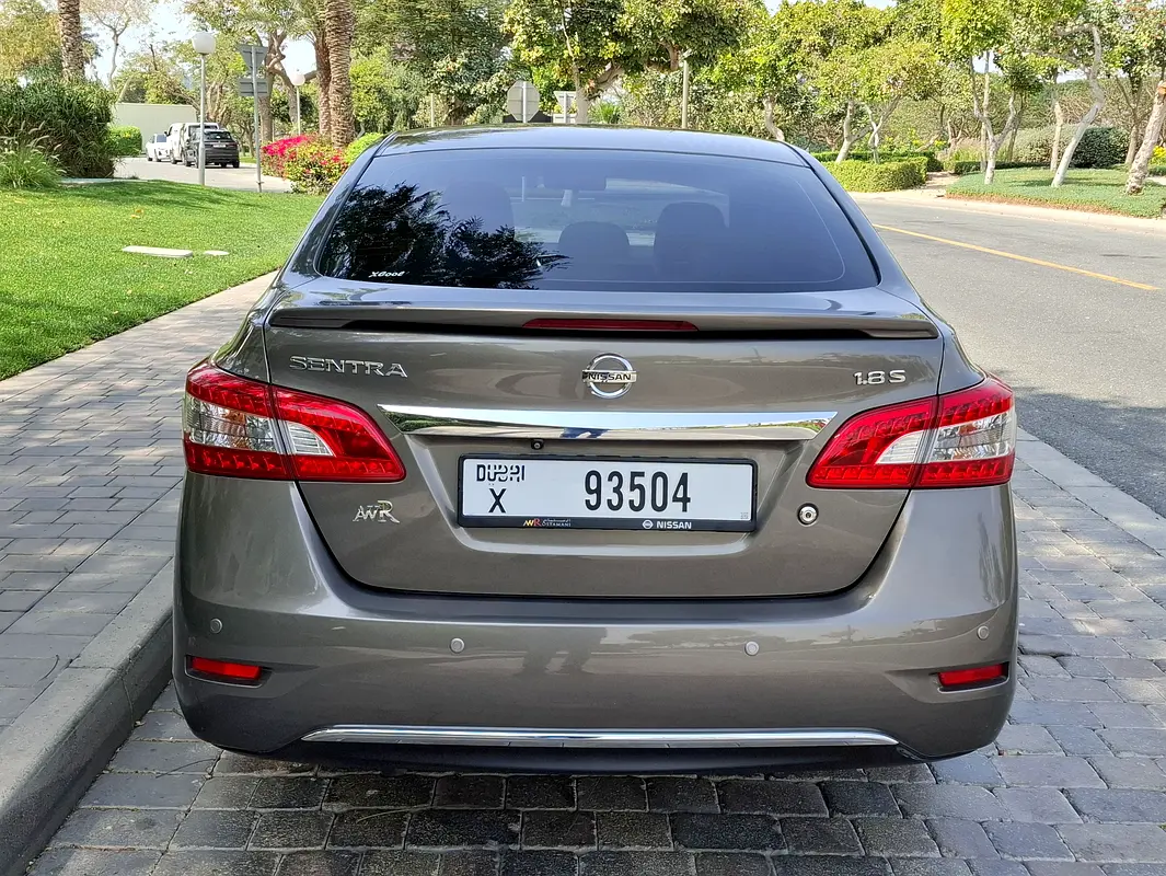 NISSAN Sentra SV Sport 2019 - photo 4 - Import Émirats | International Cars