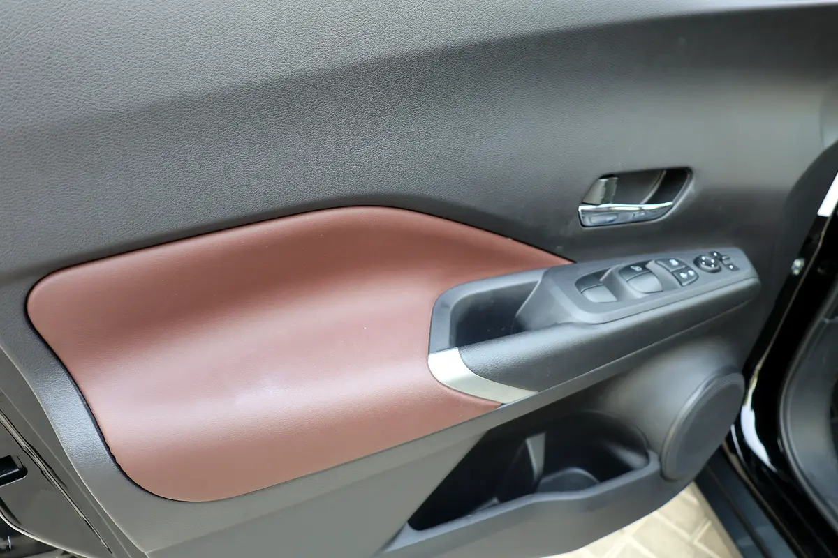 NISSAN Kicks SL 2024 - photo 11 - Import Émirats | International Cars