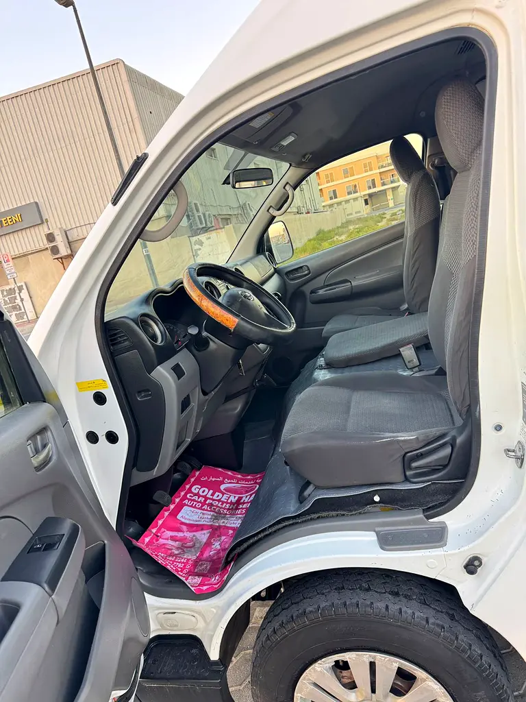 NISSAN Urvan NV350 2015 - photo 4 - Import Émirats | International Cars