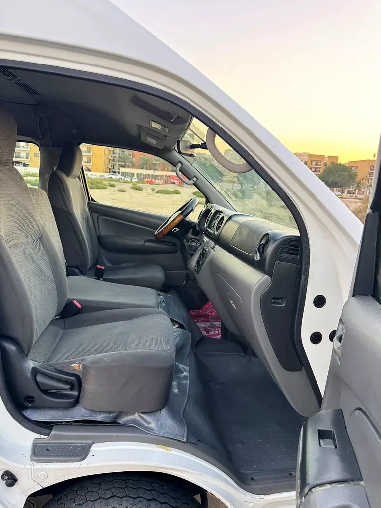 NISSAN Urvan NV350 2015 - photo 5 - Import Émirats | International Cars