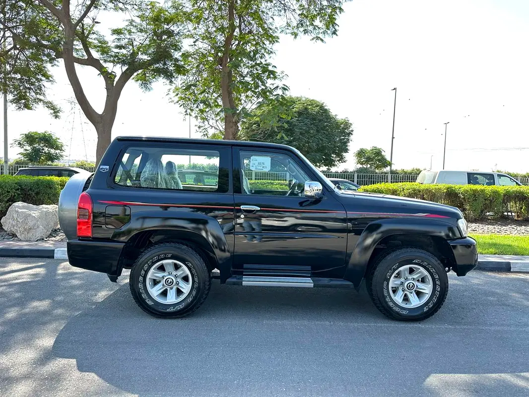 NISSAN Patrol Safari Super Safari Al Ostoura 2024 - photo 3 - Import Émirats | International Cars