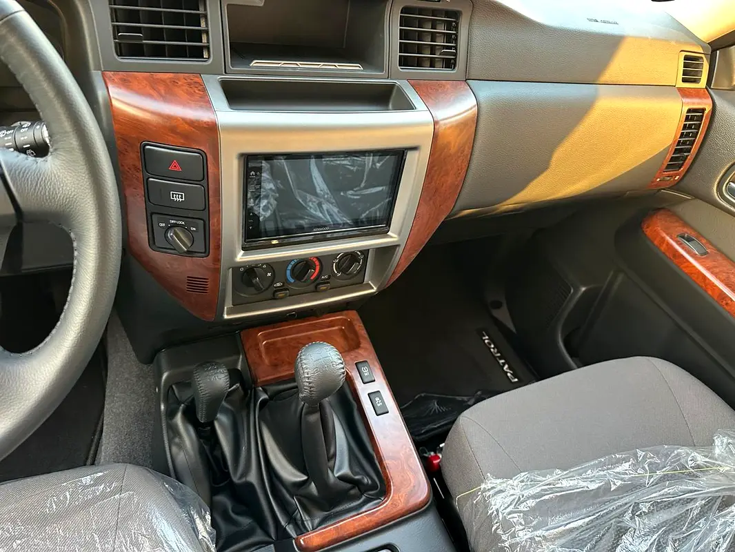 NISSAN Patrol Safari Super Safari Al Ostoura 2024 - photo 8 - Import Émirats | International Cars