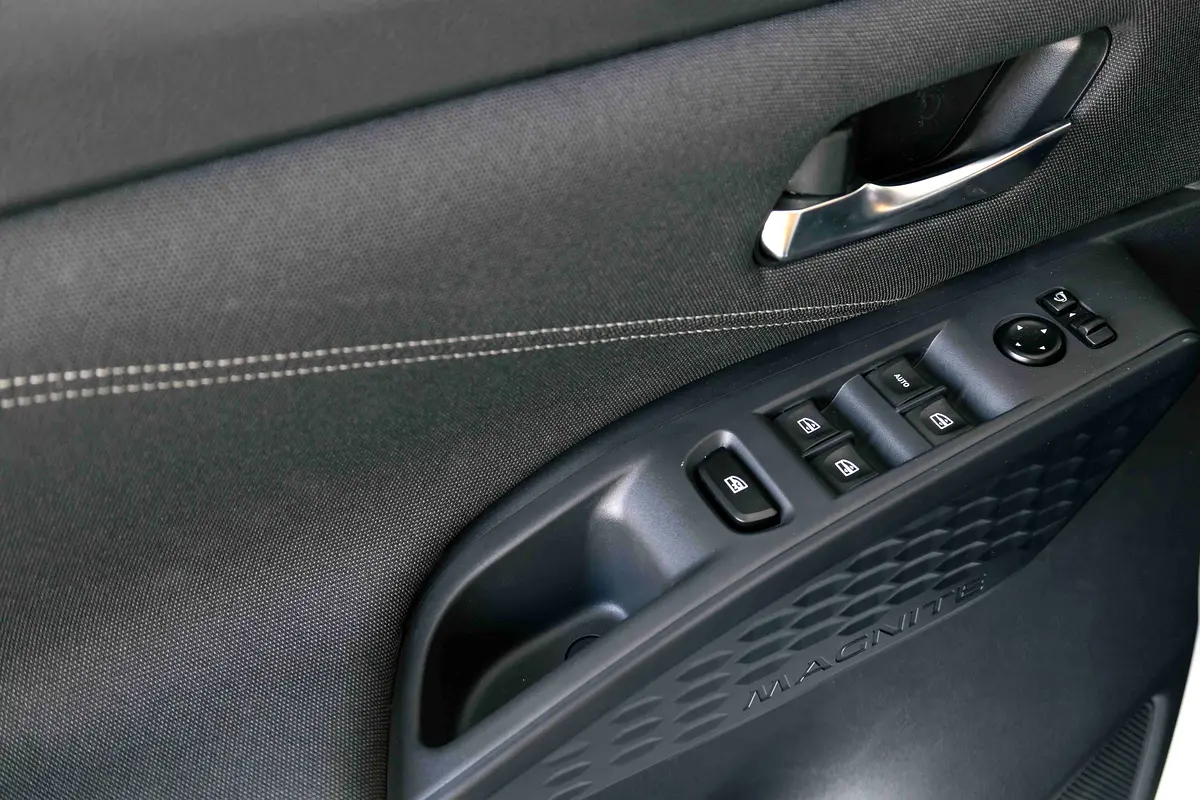 NISSAN Magnite S 2025 - photo 9 - Import Émirats | International Cars