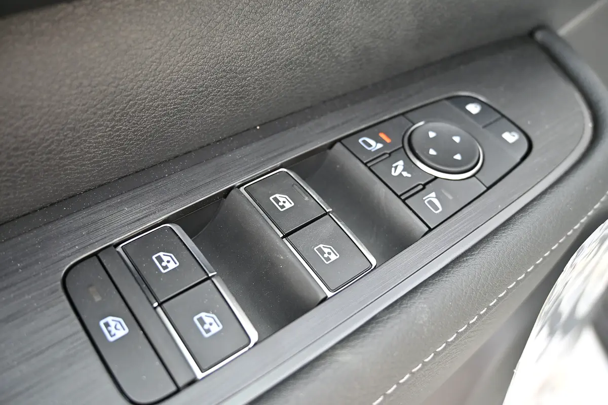 NISSAN Patrol LE T1 2025 - photo 12 - Import Émirats | International Cars