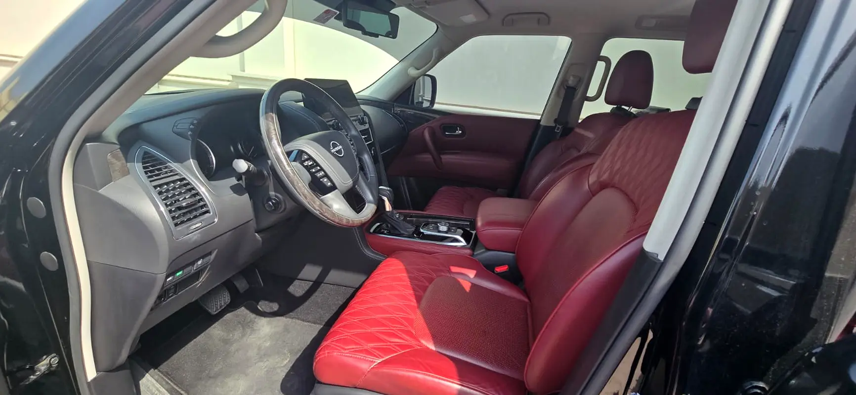 NISSAN Patrol VVIP Edition 2023 - photo 4 - Import Émirats | International Cars