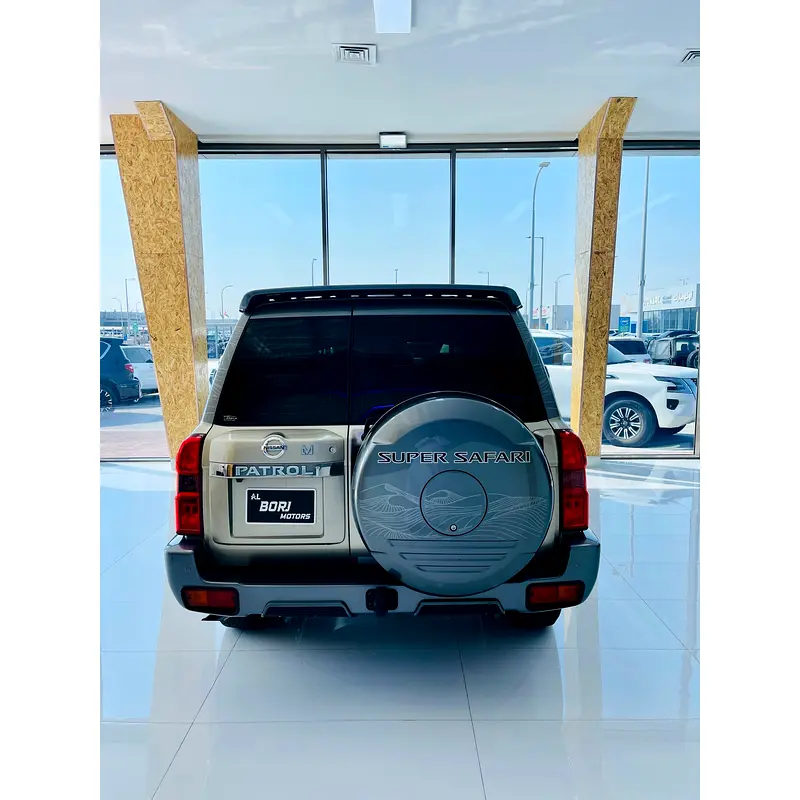 NISSAN Patrol Safari Super Safari Al Ostoura 2024 - photo 6 - Import Émirats | International Cars