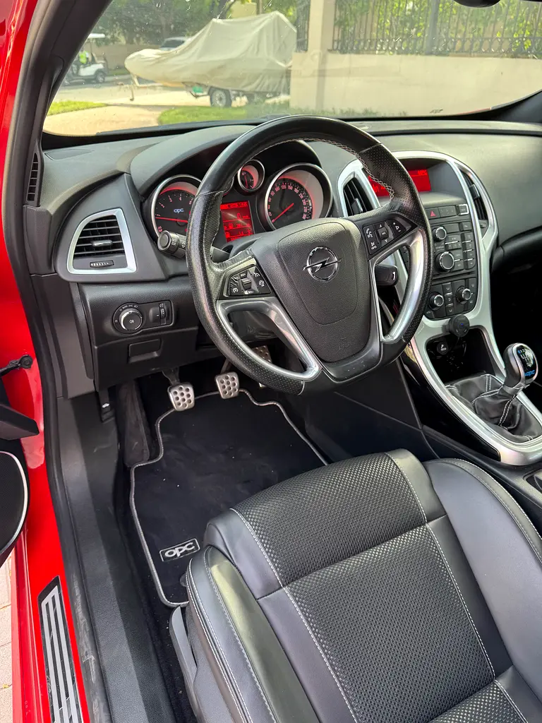 OPEL Astra OPC 2015 - photo 4 - Import Émirats | International Cars