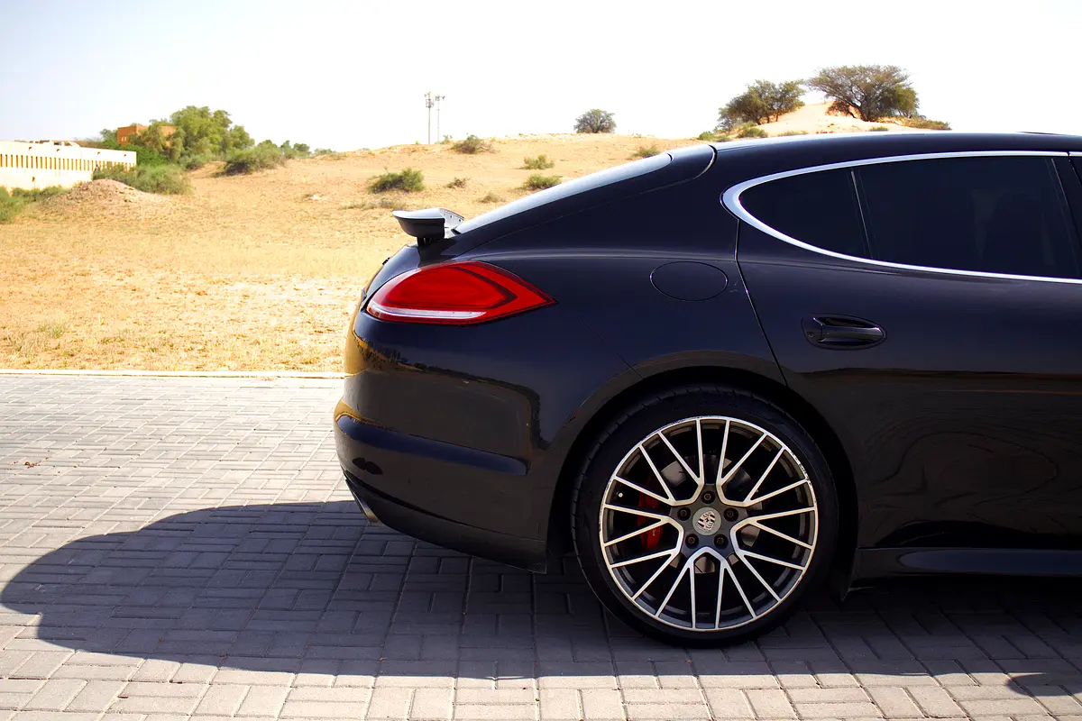 PORSCHE Panamera S 2011 - photo 8 - Import Émirats | International Cars