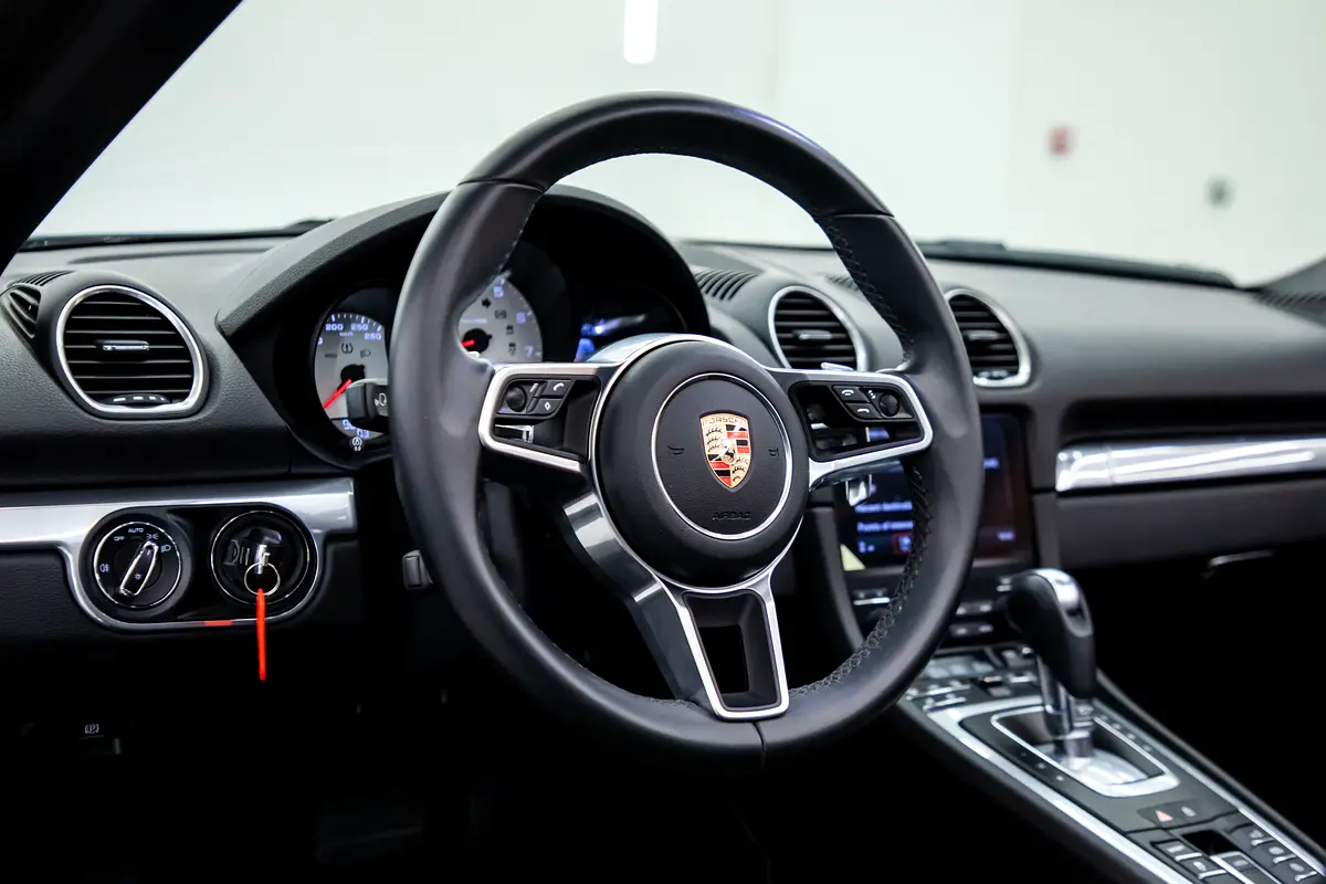 PORSCHE Boxster Standard 2024 - photo 11 - Import Émirats | International Cars
