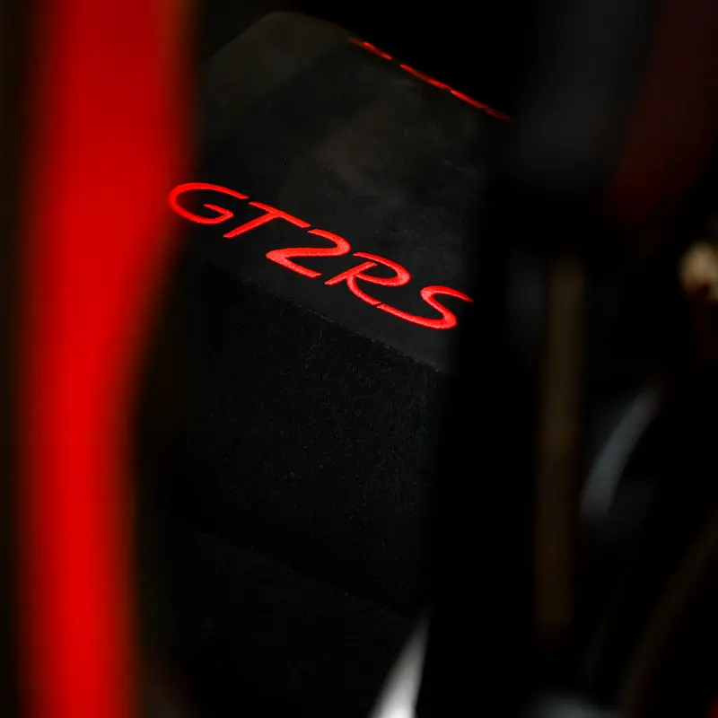 PORSCHE Carrera / 911 GT2 RS Weissach 2018 - photo 10 - Import Émirats | International Cars