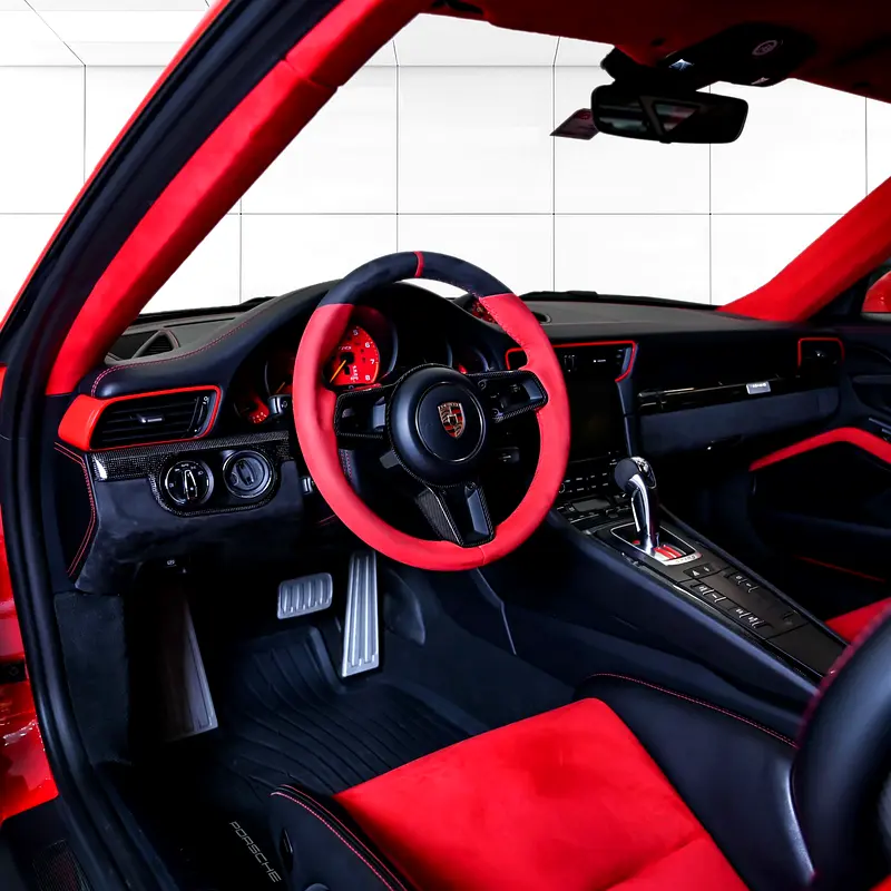 PORSCHE Carrera / 911 GT2 RS Weissach 2018 - photo 8 - Import Émirats | International Cars