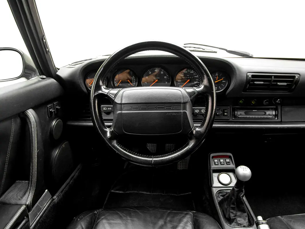 PORSCHE Carrera / 911 Turbo 1993 - photo 12 - Import Émirats | International Cars