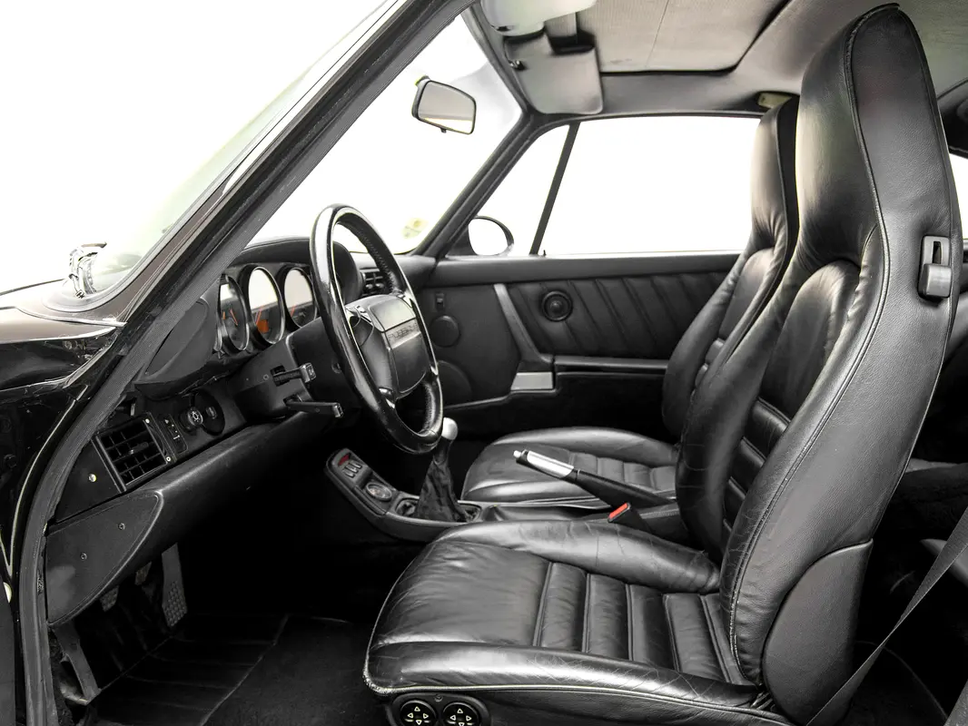 PORSCHE Carrera / 911 Turbo 1993 - photo 9 - Import Émirats | International Cars