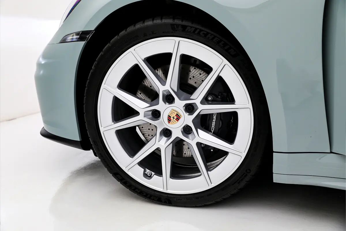 PORSCHE Carrera / 911 Other 2025 - photo 10 - Import Émirats | International Cars