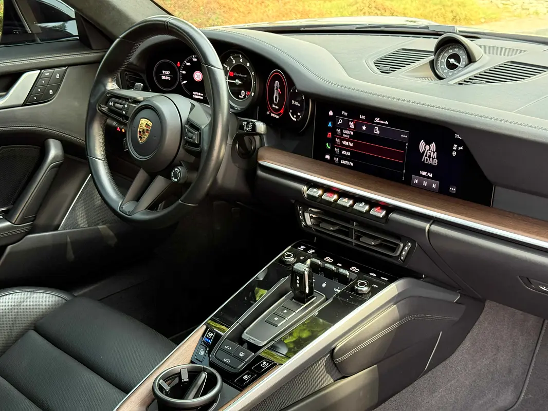 PORSCHE Carrera / 911 Turbo S 2024 - photo 11 - Import Émirats | International Cars