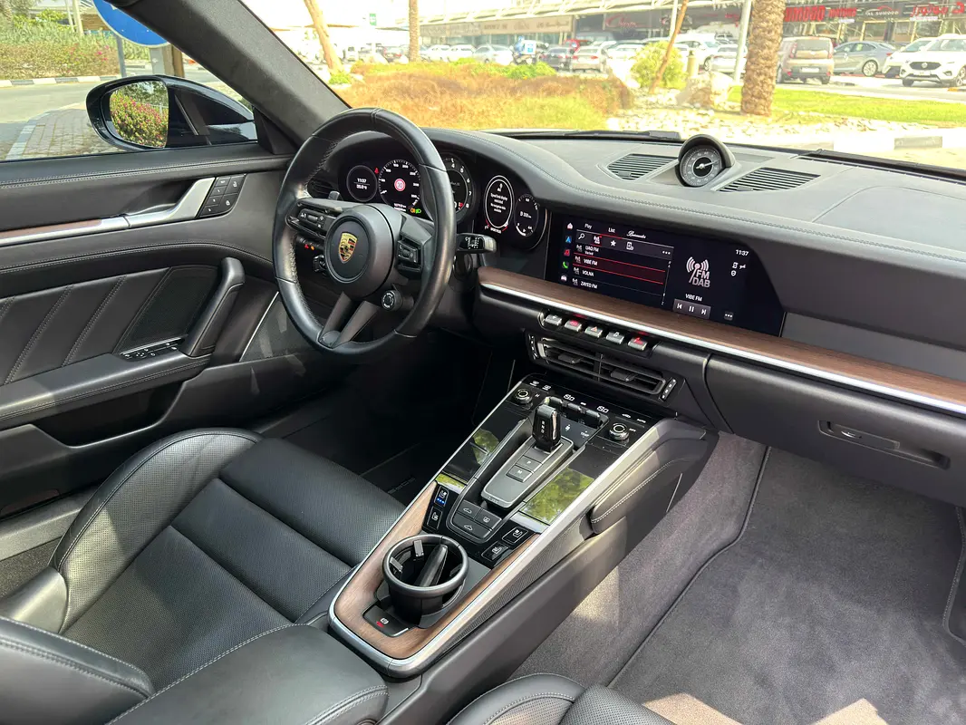 PORSCHE Carrera / 911 Turbo S 2024 - photo 12 - Import Émirats | International Cars