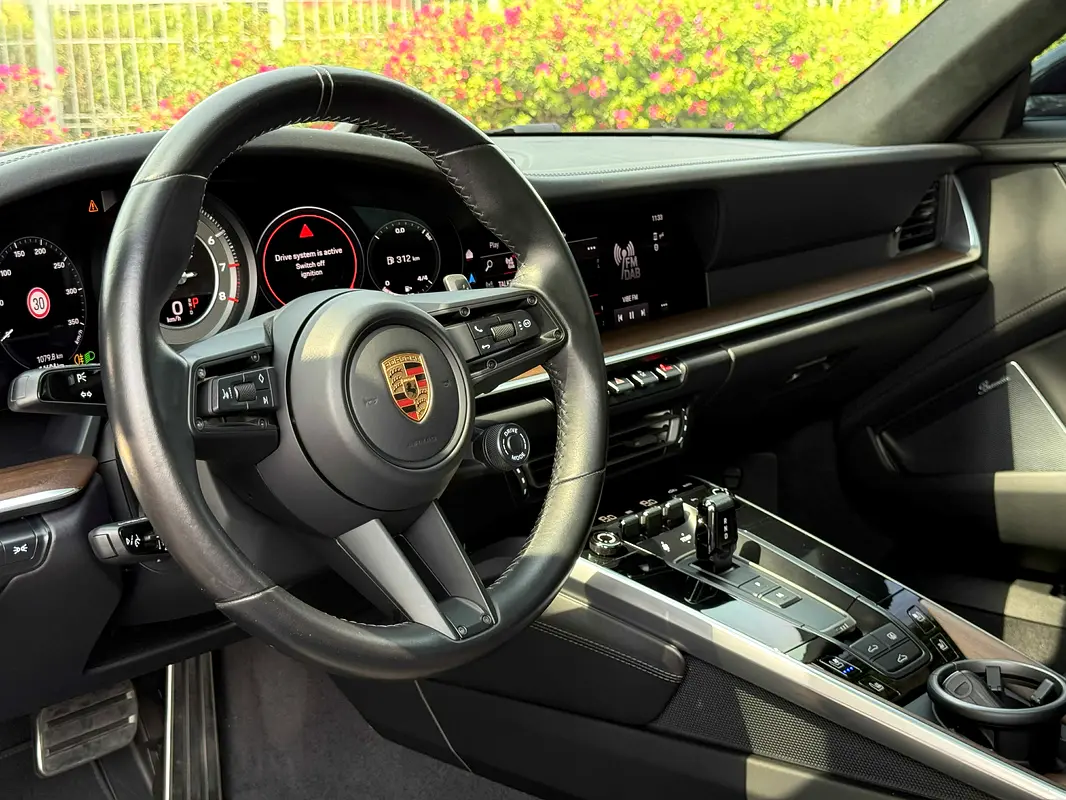 PORSCHE Carrera / 911 Turbo S 2024 - photo 7 - Import Émirats | International Cars