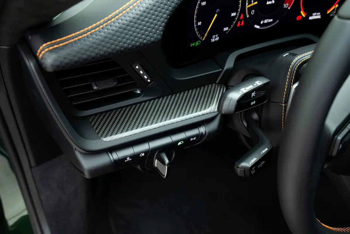 PORSCHE Carrera / 911 GT3 2025 - photo 11 - Import Émirats | International Cars