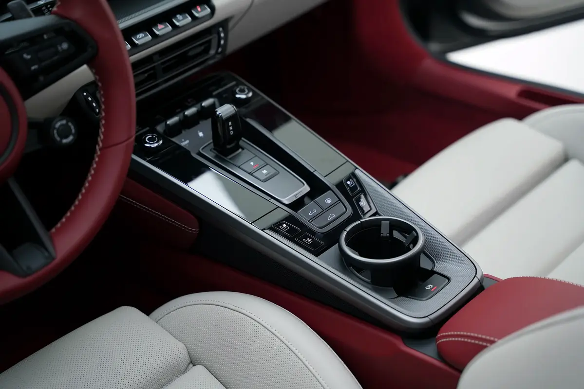 PORSCHE Carrera / 911 Carrera S 2024 - photo 10 - Import Émirats | International Cars