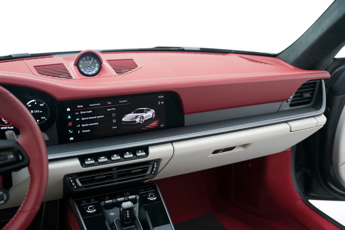 PORSCHE Carrera / 911 Carrera S 2024 - photo 12 - Import Émirats | International Cars