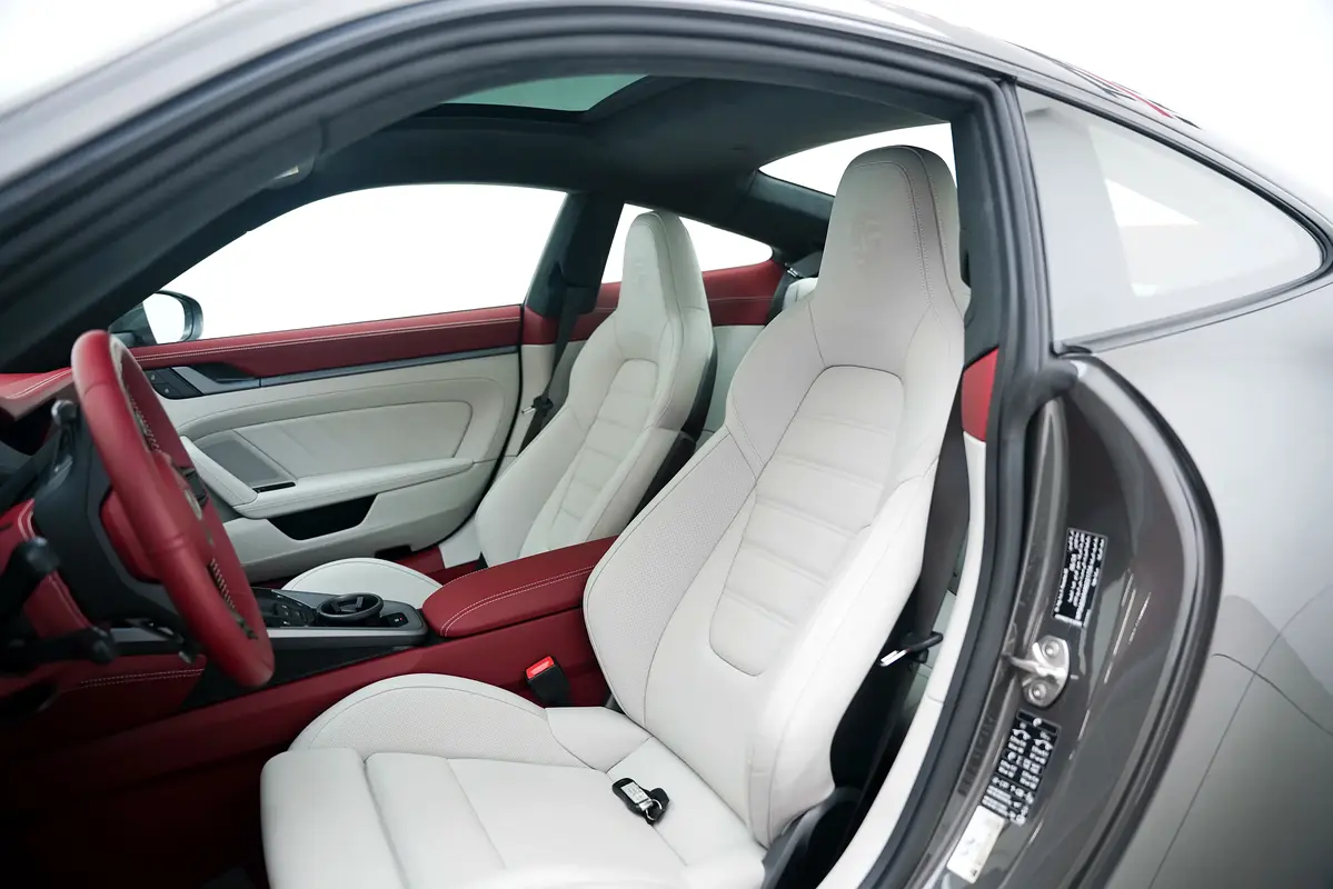 PORSCHE Carrera / 911 Carrera S 2024 - photo 8 - Import Émirats | International Cars