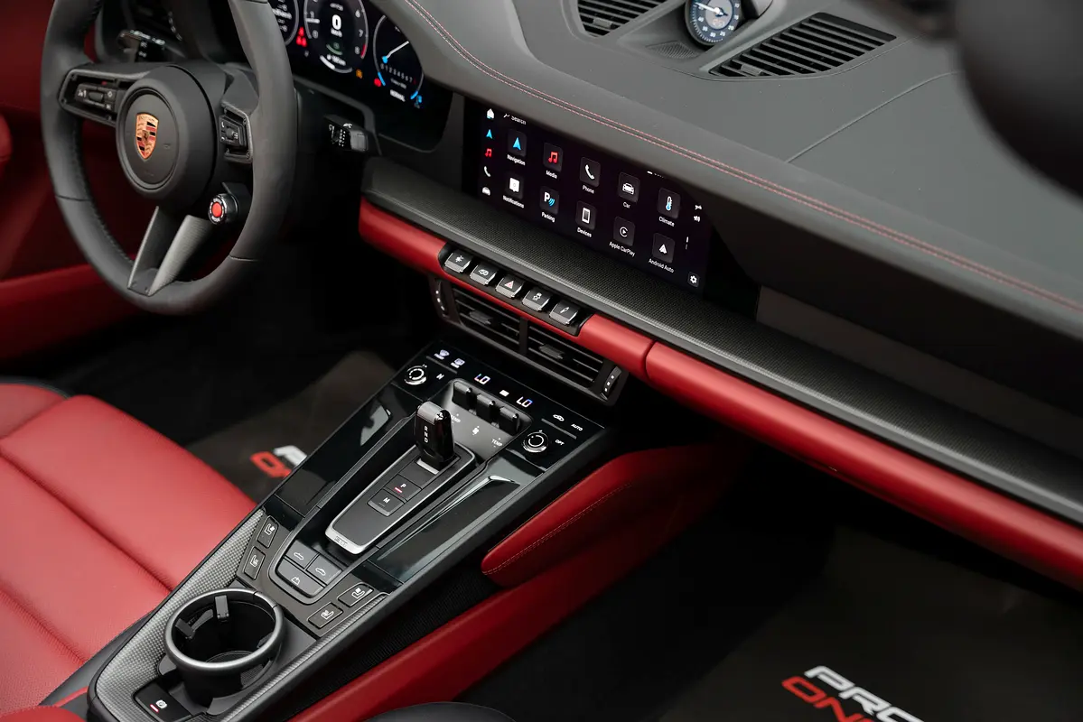 PORSCHE Carrera / 911 4 GTS 2025 - photo 11 - Import Émirats | International Cars