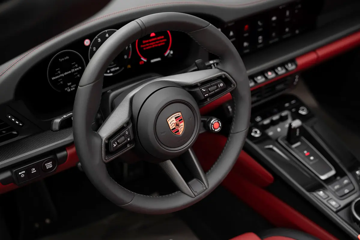 PORSCHE Carrera / 911 4 GTS 2025 - photo 12 - Import Émirats | International Cars