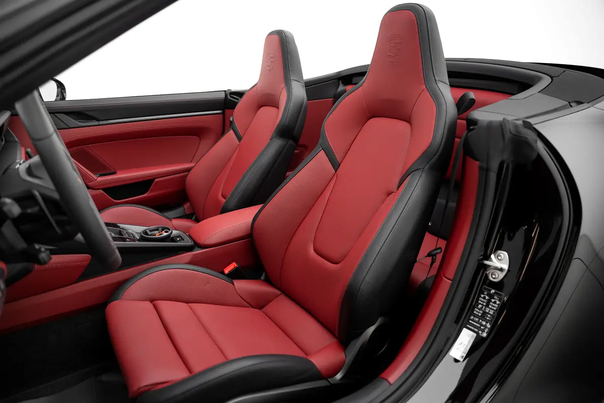 PORSCHE Carrera / 911 4 GTS 2025 - photo 9 - Import Émirats | International Cars