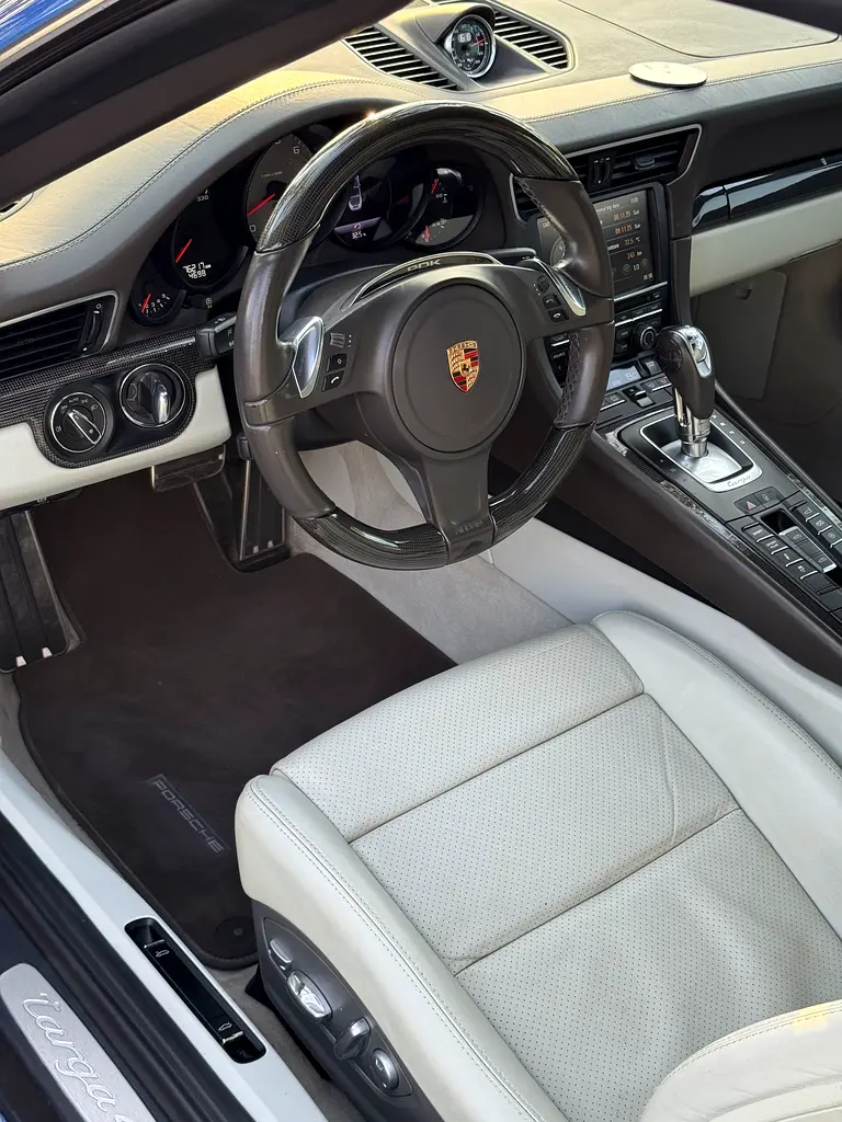 PORSCHE Carrera / 911 Targa 4S 2015 - photo 10 - Import Émirats | International Cars