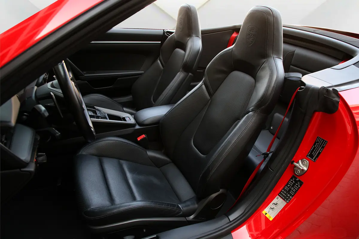 PORSCHE Carrera / 911 2022 - photo 12 - Import Émirats | International Cars