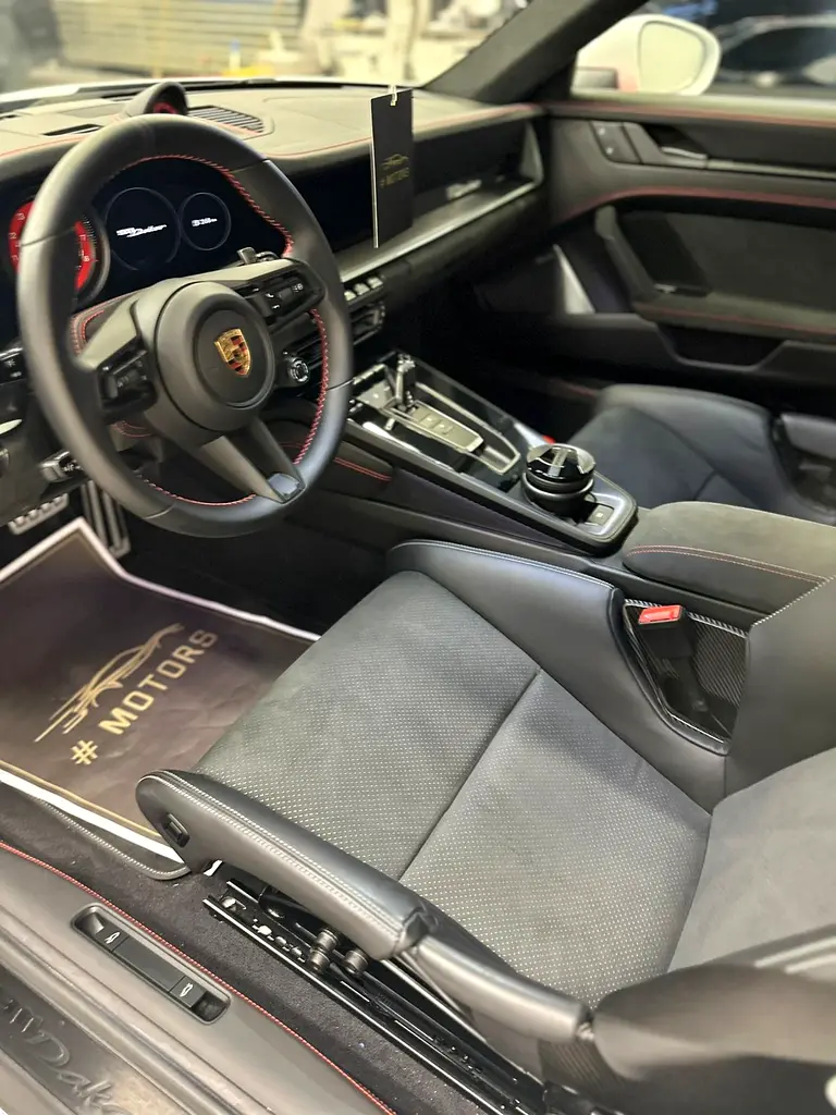 PORSCHE Carrera / 911 Other 2023 - photo 11 - Import Émirats | International Cars