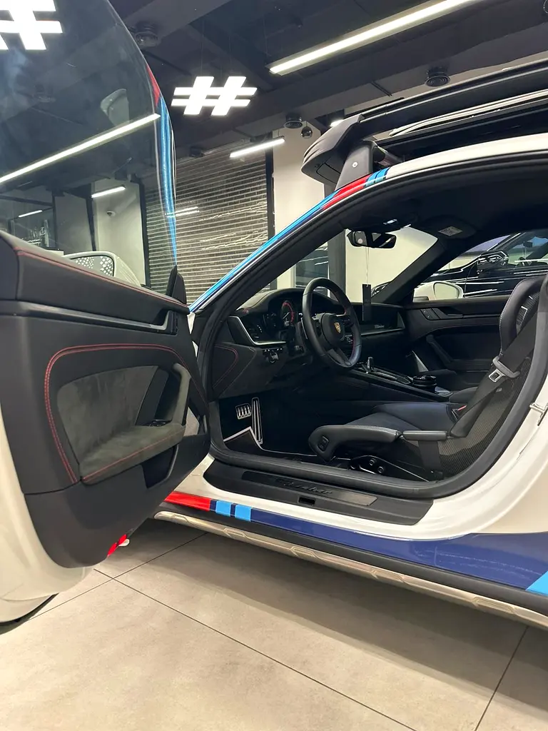 PORSCHE Carrera / 911 Other 2023 - photo 9 - Import Émirats | International Cars