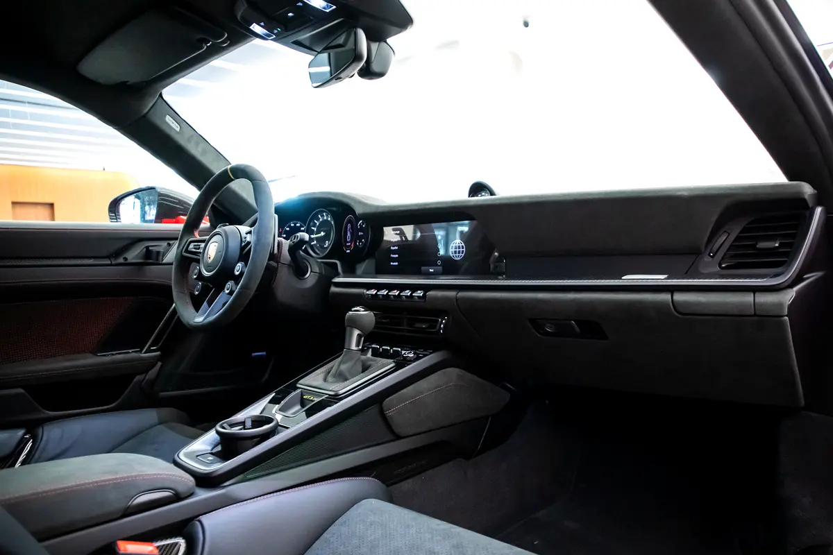 PORSCHE Carrera / 911 GT3 RS 2025 - photo 10 - Import Émirats | International Cars