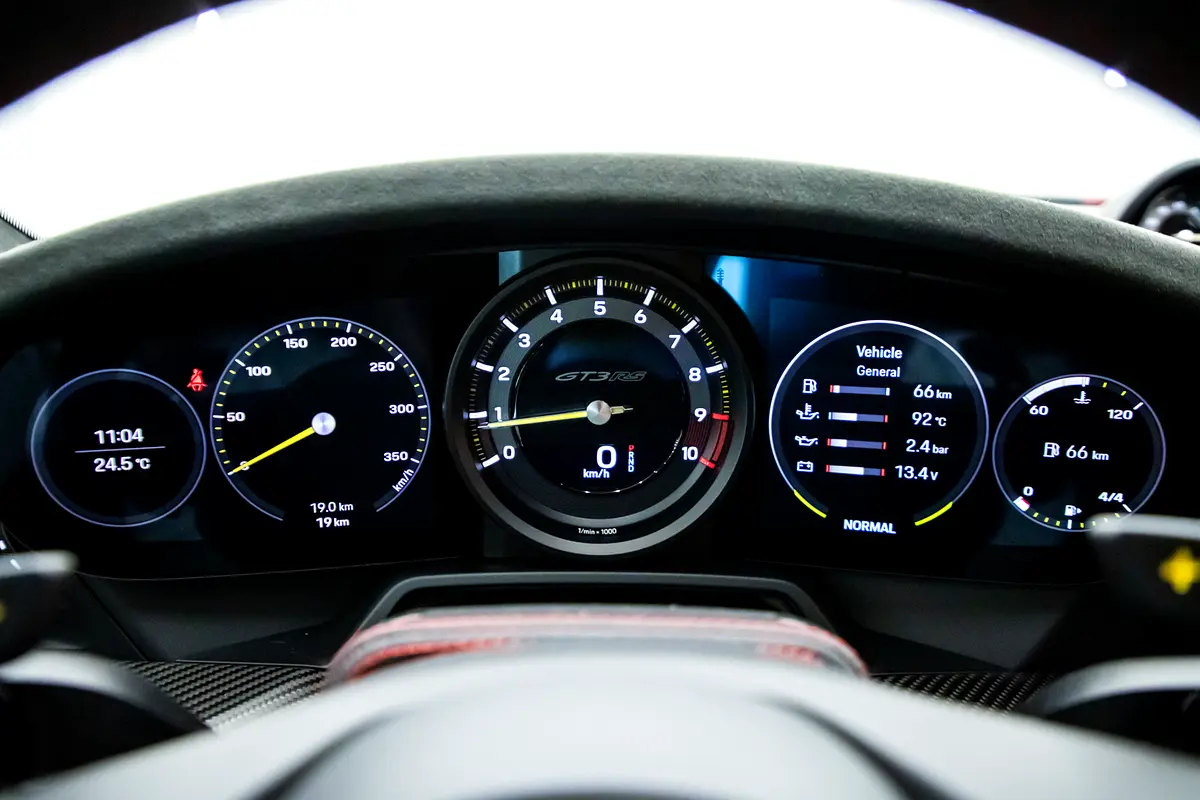 PORSCHE Carrera / 911 GT3 RS 2025 - photo 11 - Import Émirats | International Cars